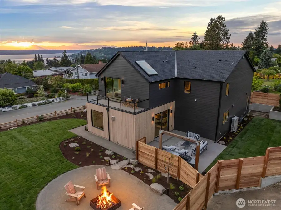 18638 2nd Avenue Sw, Normandy Park, WA 98166 - #2