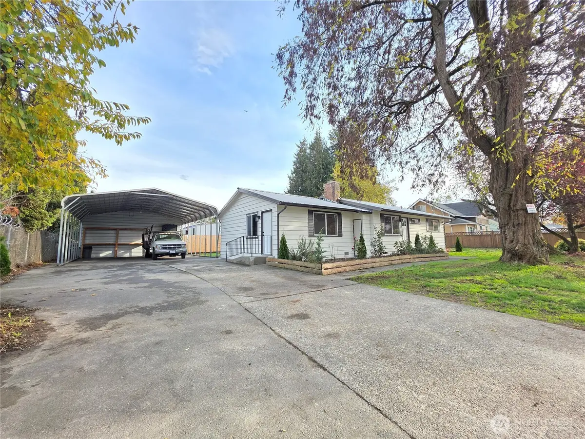 28202 85th Avenue S, Kent, WA 98032 - #1
