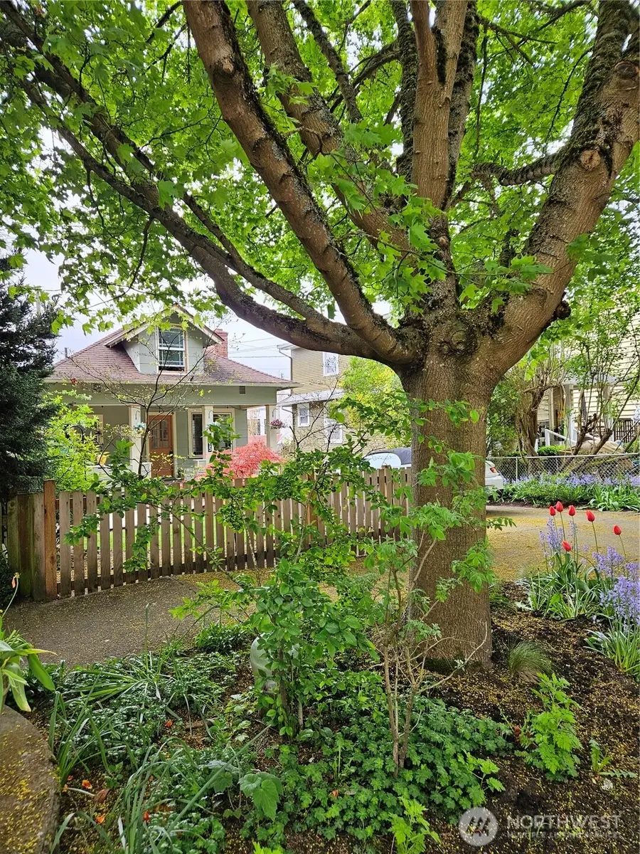 2615 47th Avenue Sw, Seattle, WA 98116 - #2