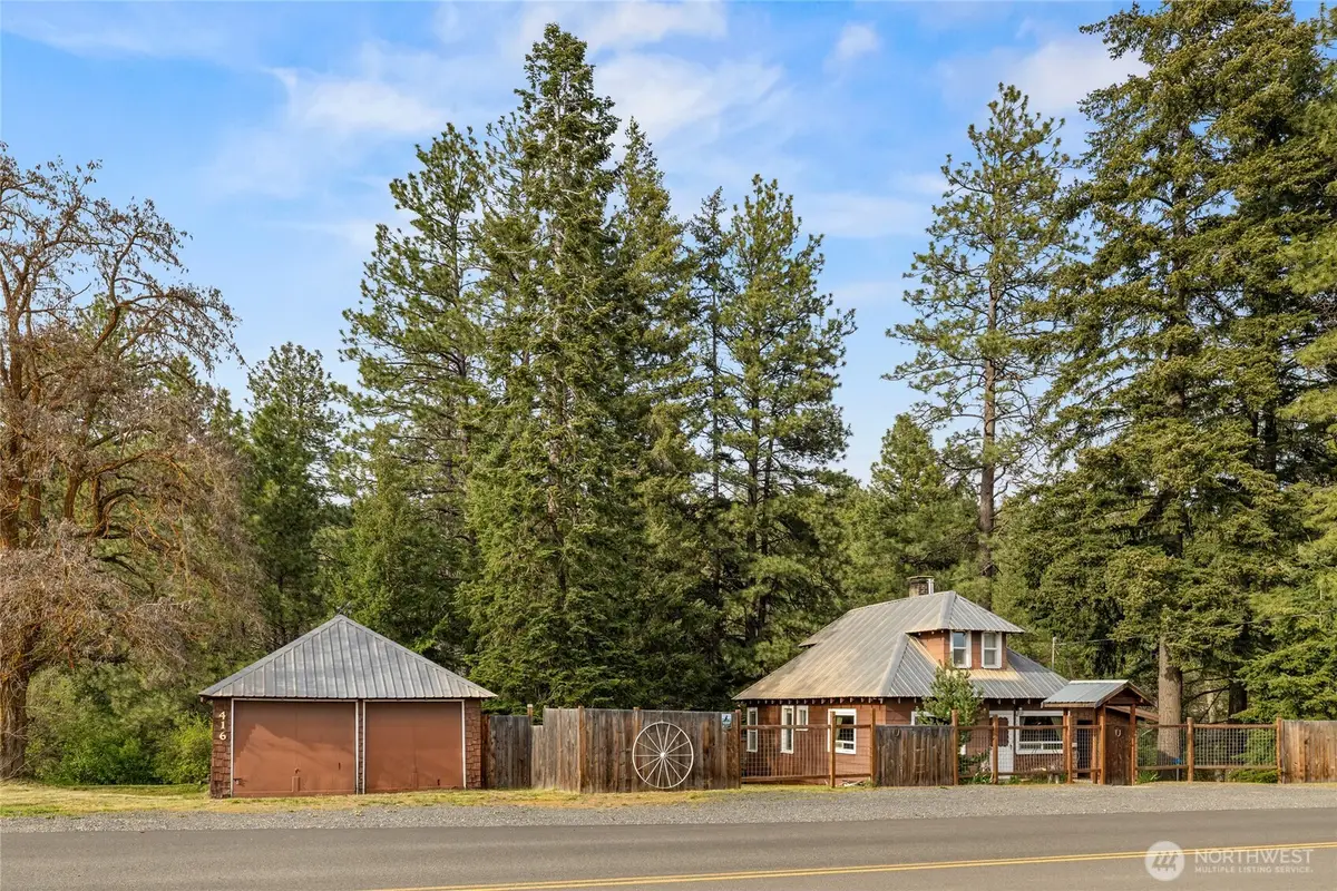 416 W Fifth Street, Cle Elum, WA 98922 - #1