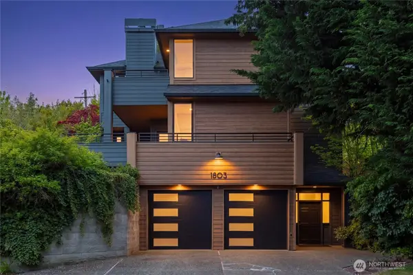 1803 Bigelow Avenue N, Seattle, WA 98109