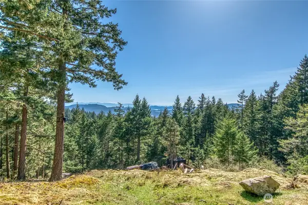 354 Helmsmens Way #26, Orcas Island, WA 98245