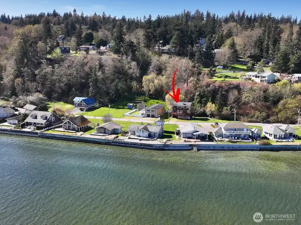 3837 Driftwood Drive, Clinton, WA 98236