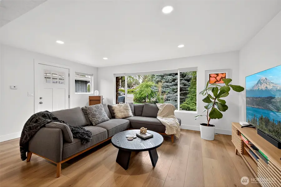 11303 14th Avenue Sw, Seattle, WA 98146 - #3