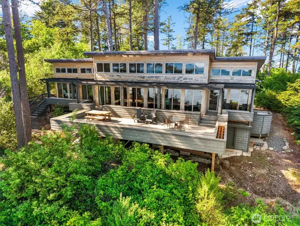 12 Eliza Island, Bellingham, WA 98226