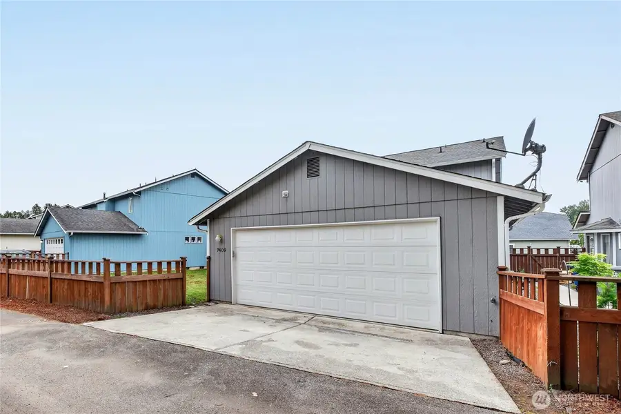 7409 Village Drive, Sumner, WA 98390 - #2