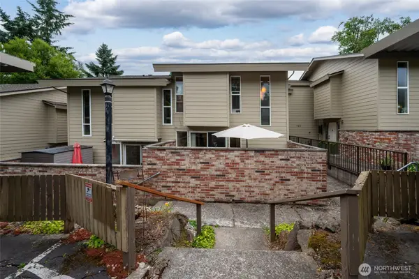 220 SW 200th Street #186, Normandy Park, WA 98166