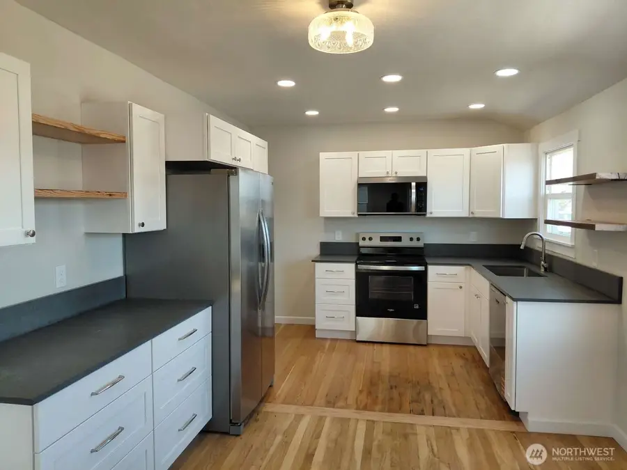 508 Roosevelt Drive, Grand Coulee, WA 99133 - #2
