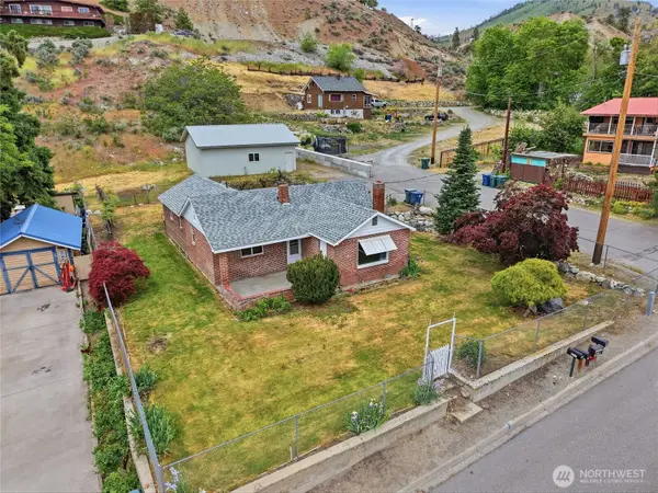 233 E Gibson, Chelan, WA 98816
