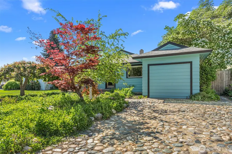 229 W Allen Avenue, Chelan, WA 98816 - #2