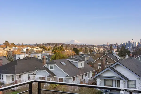 1004 N 48th Street, Seattle, WA 98103
