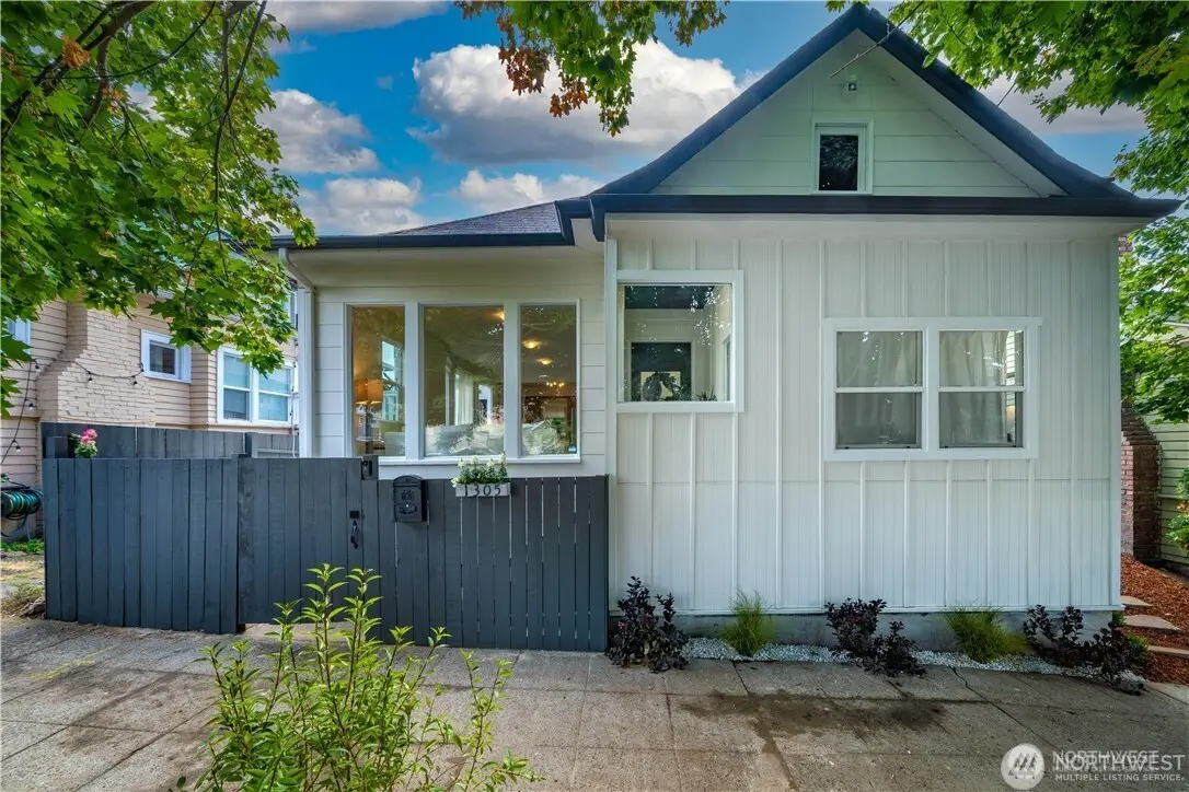 1305 NE 55th Street, Seattle, WA 98105 - #1