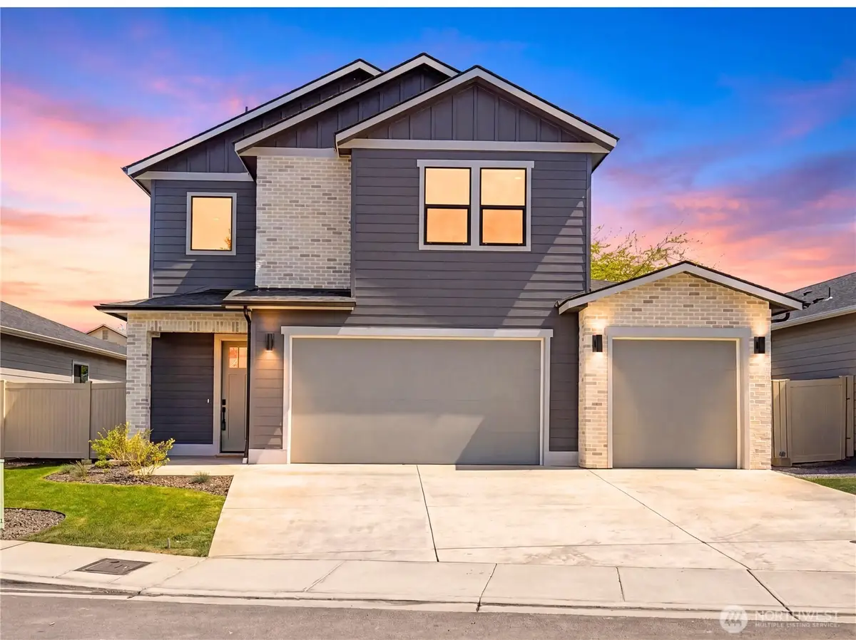 585 Perry Avenue, East Wenatchee, WA 98802 - #1