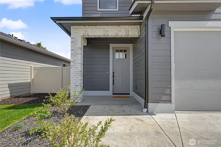 585 Perry Avenue, East Wenatchee, WA 98802 - #3