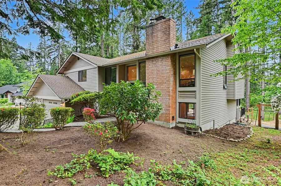 22934 SE 37th St, Sammamish, WA 98075 - #3