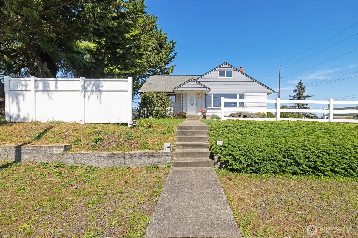 905 W 11th Street, Port Angeles, WA 98363 - #1