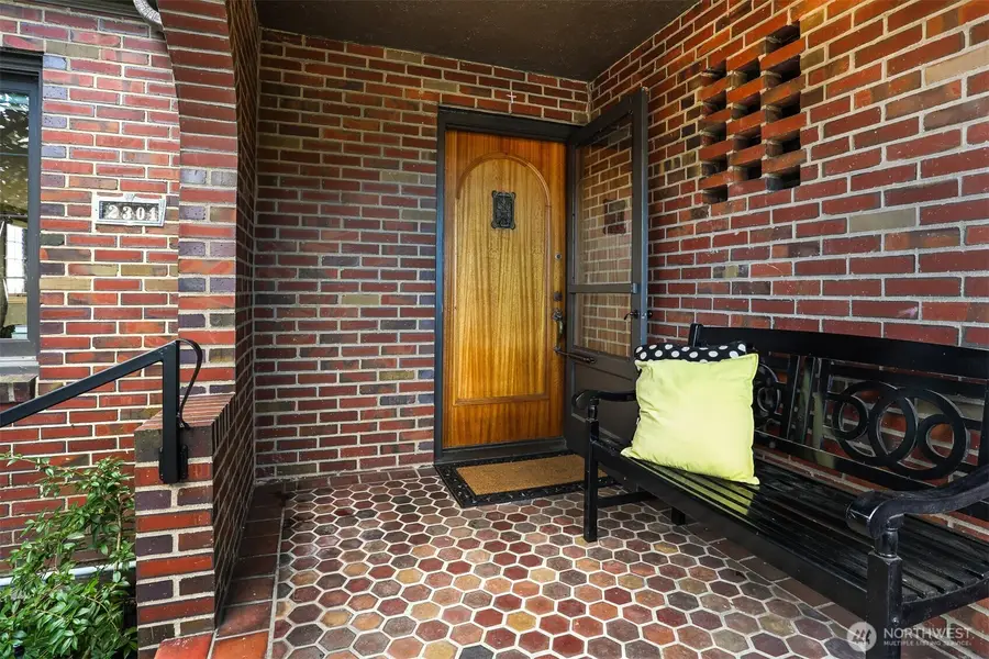 2301 Rosemont Place W, Seattle, WA 98199 - #2