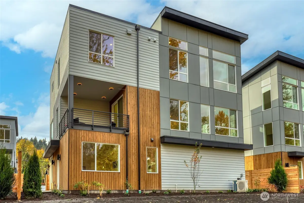 10628 E Riverside Dr, Bothell, WA 98011 - #1