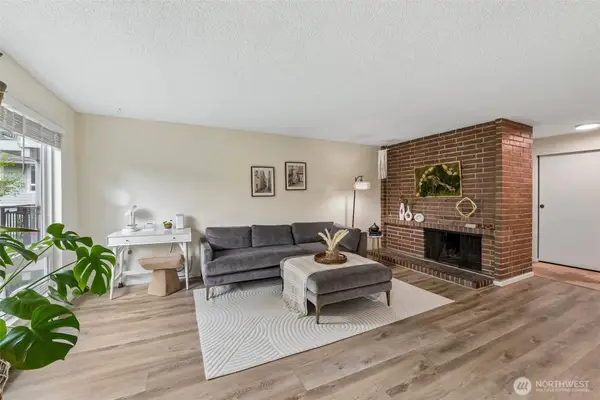 15214 NE 8th Street #G27, Bellevue, WA 98005