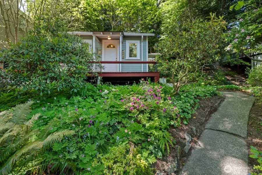 1919 32nd Avenue W, Seattle, WA 98199 - #3