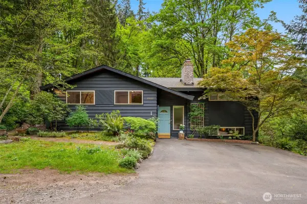 19207 40th Place Ne, Lake Forest Park, WA 98155
