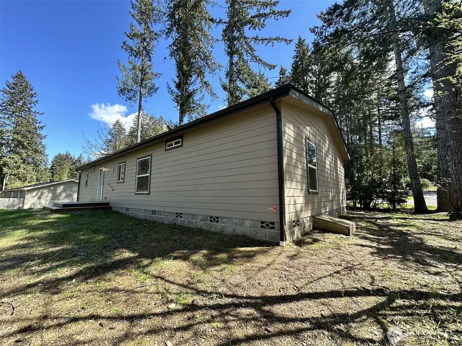 21 E Eastlake Dr, Shelton, WA 98584 - #3
