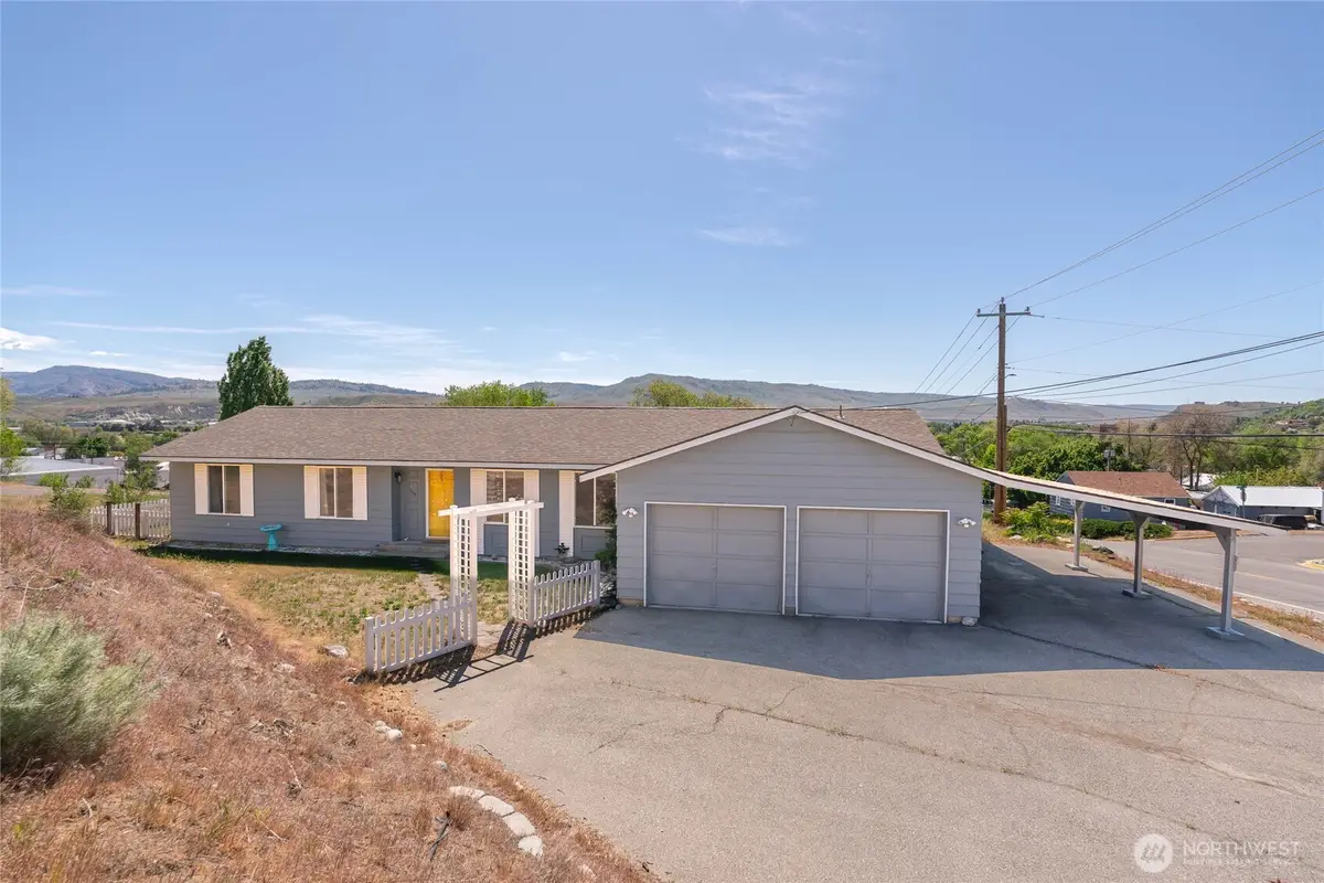 504 Ash Street, Omak, WA 98841 - #1