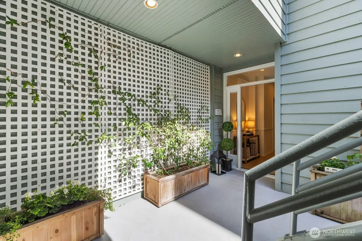 2349 Harbor Avenue Sw #701, Seattle, WA 98126 - #1