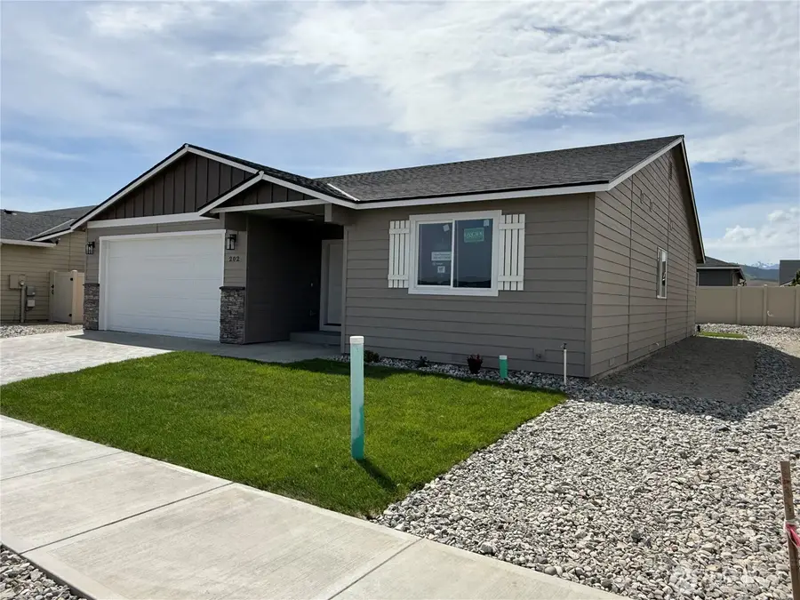 202 Salmon Drive, Wenatchee, WA 98801 - #2