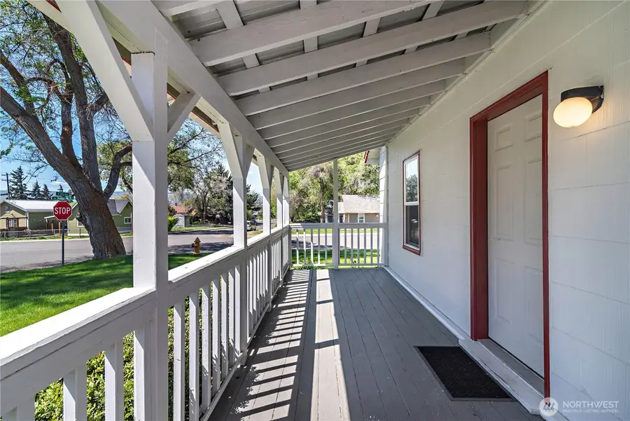 415 W 11th Avenue, Ellensburg, WA 98926 - #3