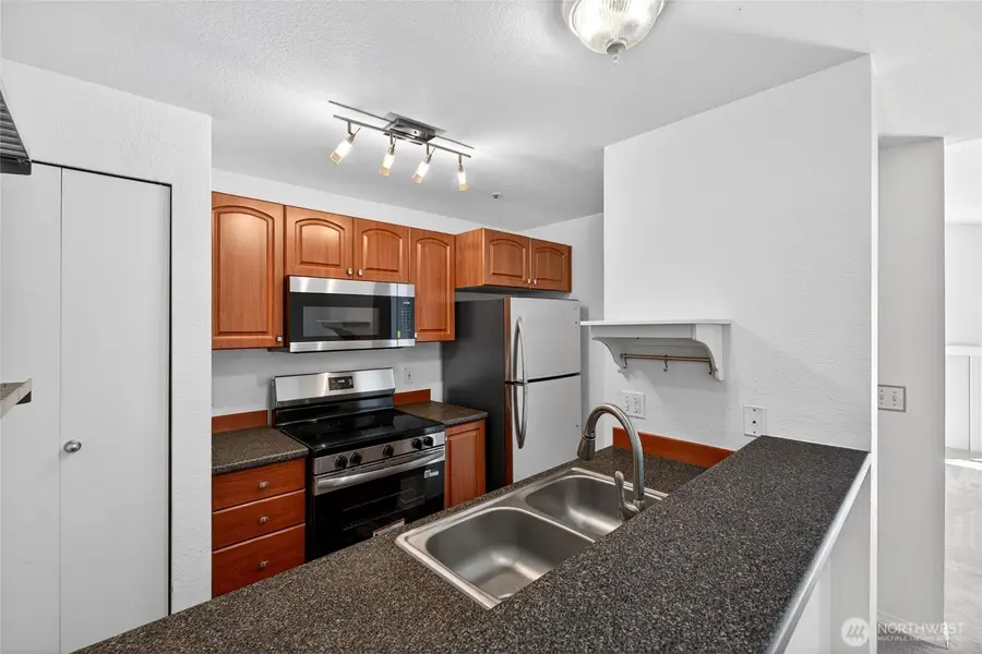 19230 Forest Park Drive Ne #A201, Lake Forest Park, WA 98155 - #3
