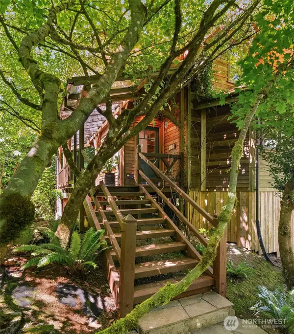 12825 SW Ober Beach Road, Vashon, WA 98070