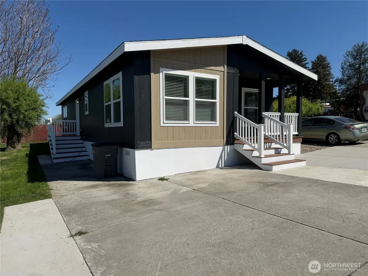 402 Maple Avenue #10, Sunnyside, WA 98944 - #1
