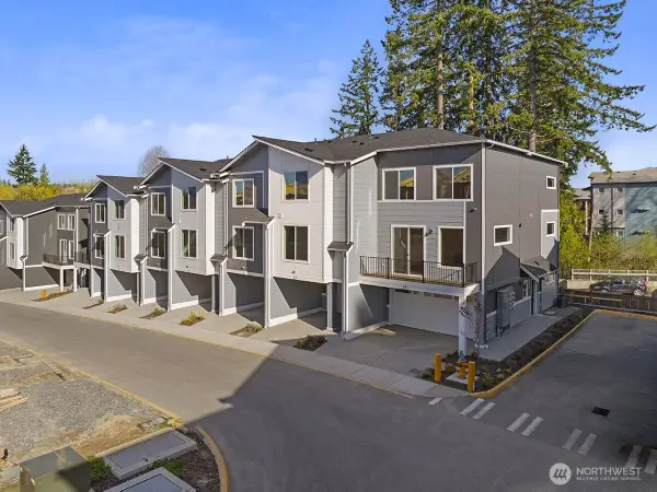 16823 Alder Way #J8, Lynnwood, WA 98037