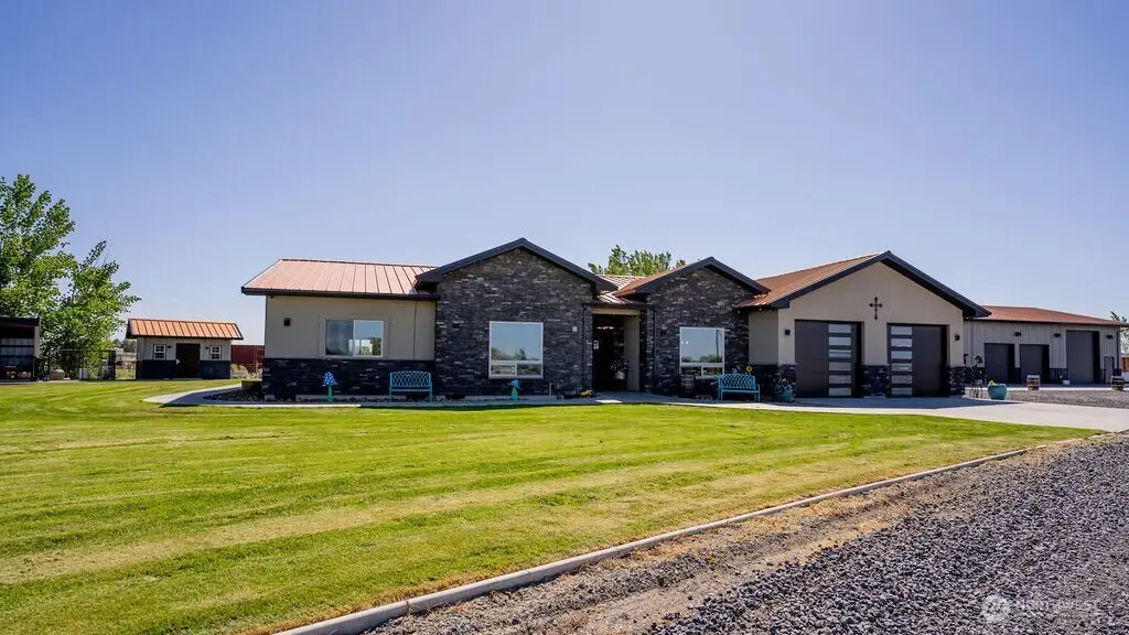 3962 Road F Ne, Moses Lake, WA 98837 - #1