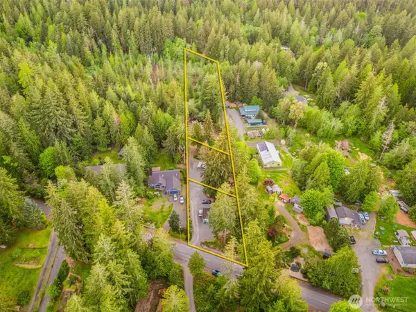 9355 Misery Point Road, Seabeck, WA 98380