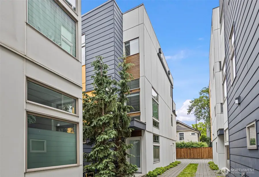 316 S 26th Ave S #B, Seattle, WA 98144 - #3