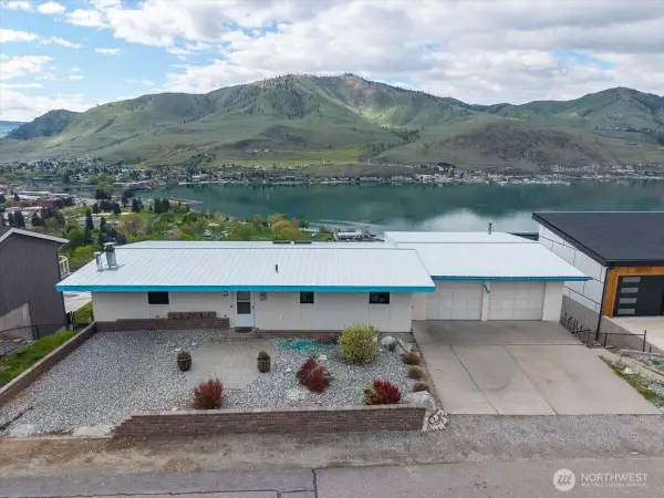 820 W Golf Course Drive, Chelan, WA 98816