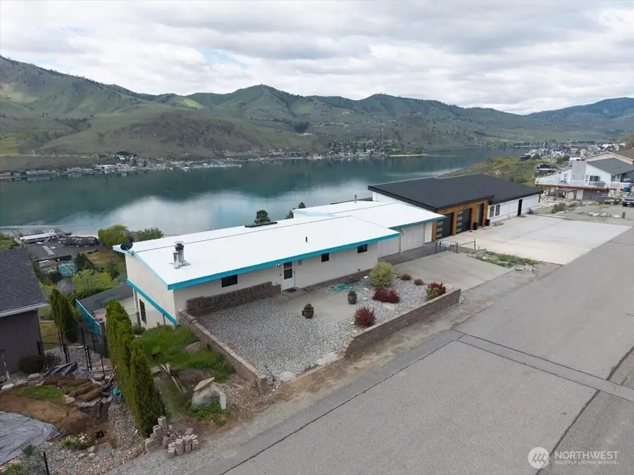 820 W Golf Course Drive, Chelan, WA 98816 - #2