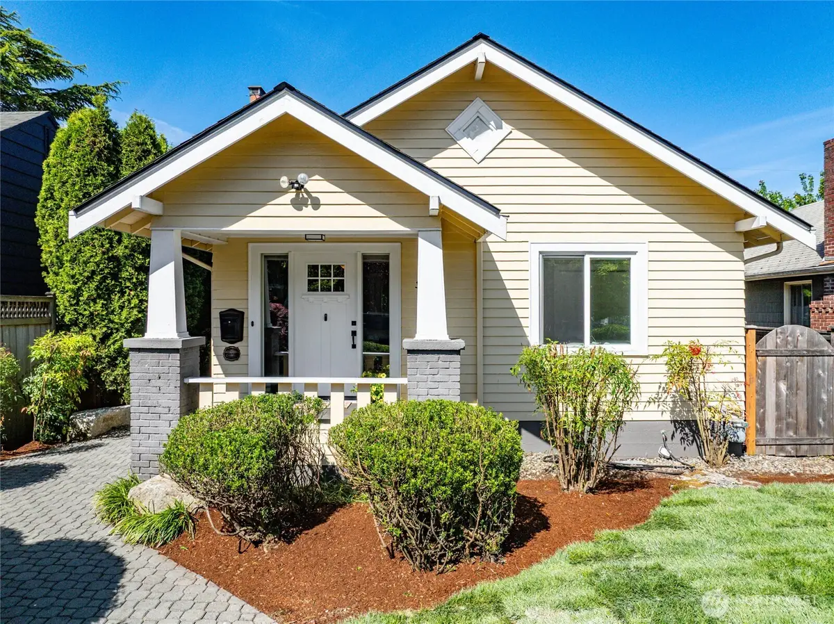 3033 44th Avenue Sw, Seattle, WA 98116 - #1