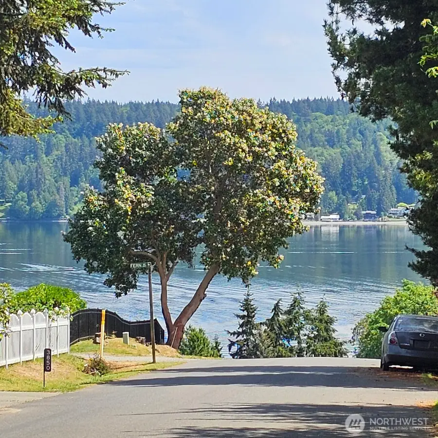 3827 Roosevelt Street Ne, Bremerton, WA 98311 - #3