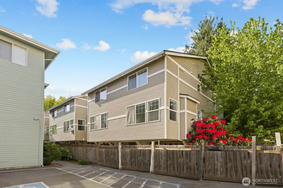 10520 Whitman Avenue N #E, Seattle, WA 98133 - #2