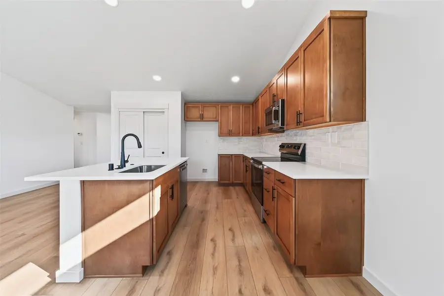 1307 W Montclair Street, Moses Lake, WA 98837 - #3