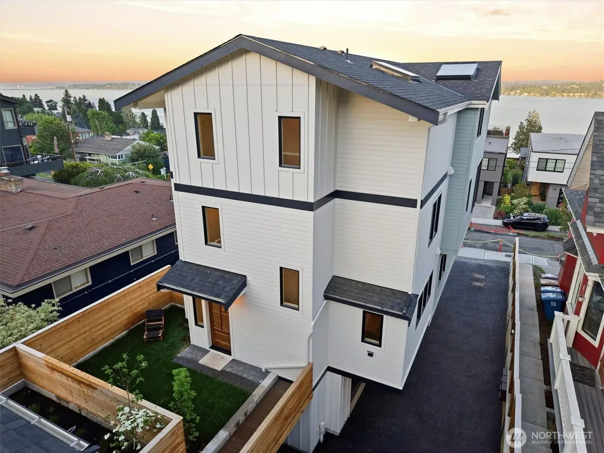 909 32nd Avenue S #B, Seattle, WA 98144 - #1