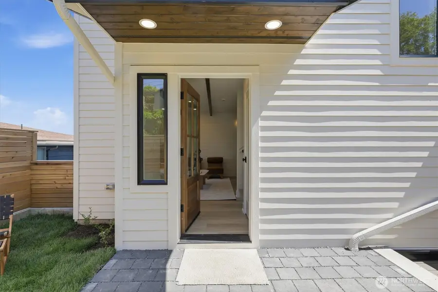 909 32nd Avenue S #B, Seattle, WA 98144 - #3