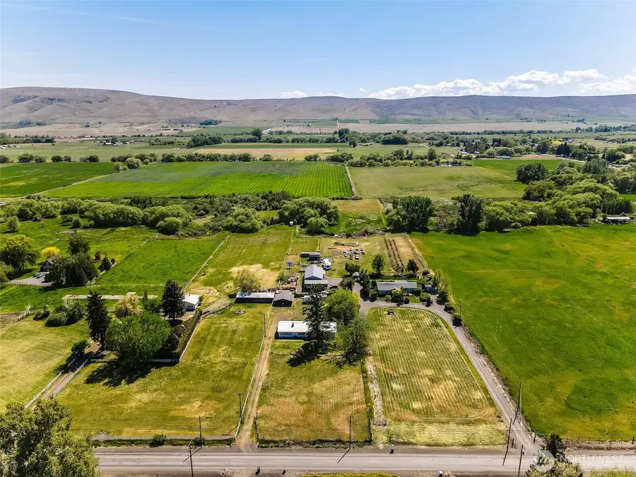 11704 Gilbert Road, Yakima, WA 98903 - #3