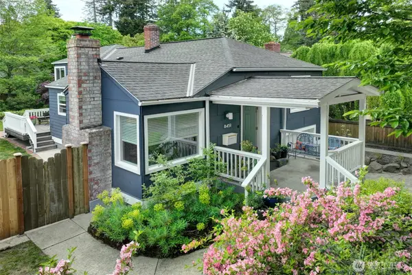 8451 35th Avenue Sw, Seattle, WA 98126