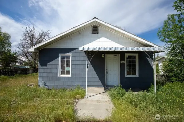 722 Jackson Street, Omak, WA 98841
