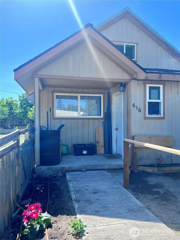 616 4th Street, Oroville, WA 98844