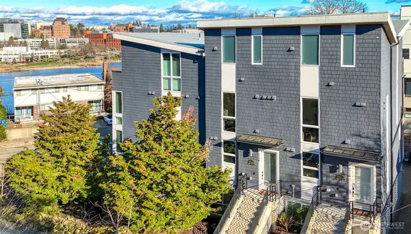 3220 Franklin Avenue E, Seattle, WA 98102
